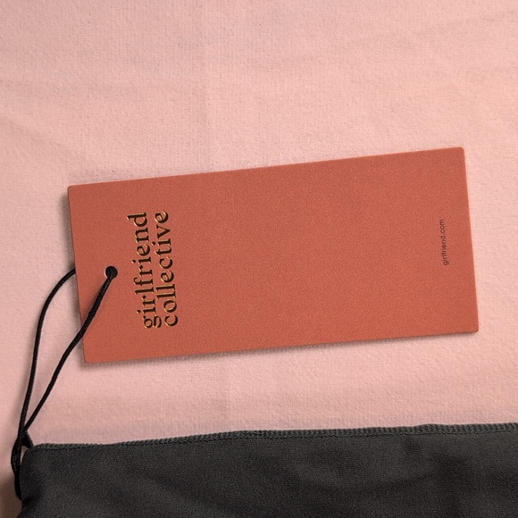 Girlfriend Collective Green Paloma Racerback Sports Bra - Picture 2 of 7